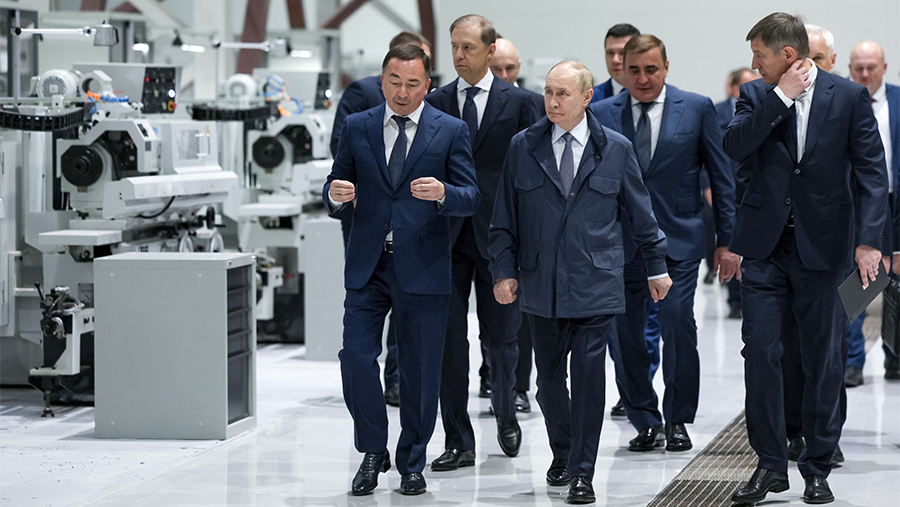 Путин заявил об увеличении выпуска некоторых видов вооружения в РФ в 30 раз
Путин заявил об увеличении выпуска некоторых видов вооружения в РФ в 30 раз