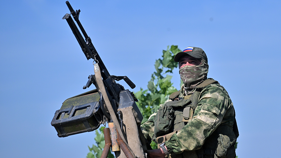 
                    Средства ПВО сбили 122 украинских БПЛА над регионами РФ за ночь

        