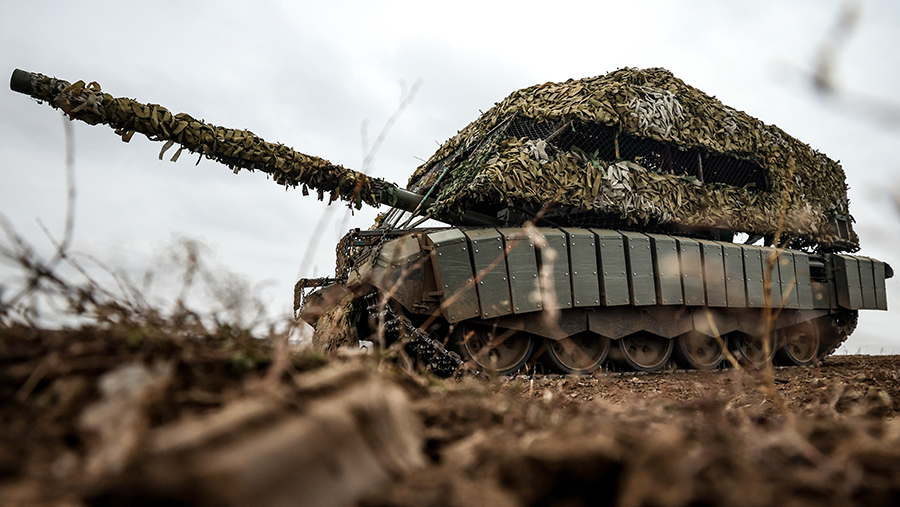 Минобороны РФ рассказало о подвигах российских военных в зоне спецоперации
Минобороны РФ рассказало о подвигах российских военных в зоне спецоперации
